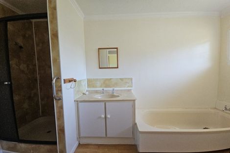 Photo of property in 3 Mclellan Street, Tawa, Wellington, 5028