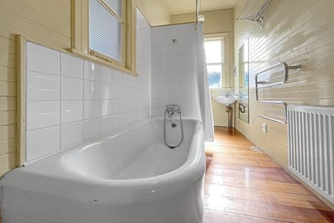 Photo of property in 128 Derwent Street, Island Bay, Wellington, 6023