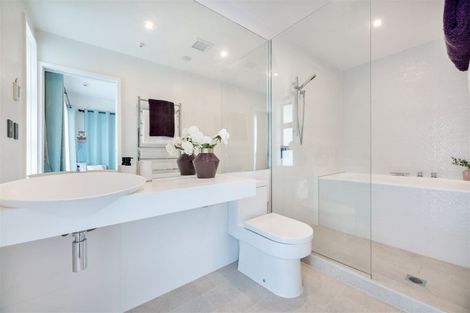 Photo of property in 54 Omahu Road, Greenlane, Auckland, 1051