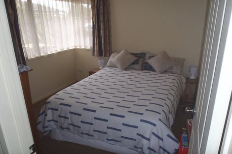 Photo of property in 8a Evanda Crescent, Conifer Grove, Takanini, 2112