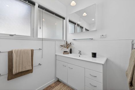 Photo of property in 1 Dyers Pass Road, Cashmere, Christchurch, 8022