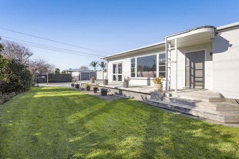 Photo of property in 114 Glover Road, Hawera, 4610