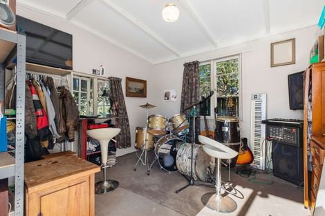 Photo of property in 731 Swanson Road, Swanson, Auckland, 0612