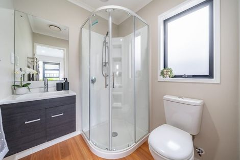 Photo of property in 22 Te Kaeaea Crescent, Wallaceville, Upper Hutt, 5018