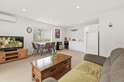 Photo of property in 11 Kamahi Crescent, Papamoa Beach, Papamoa, 3118