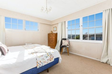 Photo of property in 71 Oriel Avenue, Tawa, Wellington, 5028