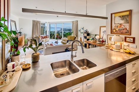 Photo of property in Piermont Apartments, 4e/82 Cable Street, Te Aro, Wellington, 6011