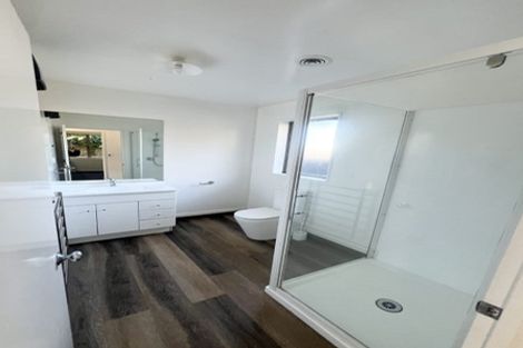 Photo of property in 17b Picton Avenue, Riccarton, Christchurch, 8011