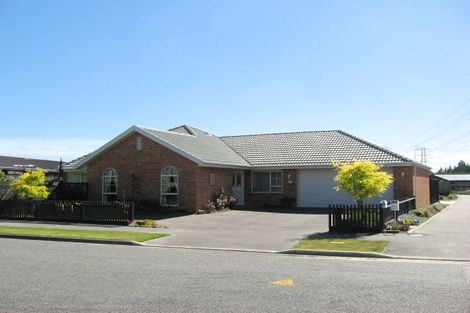 Photo of property in 62 Westgrove Avenue, Avonhead, Christchurch, 8042