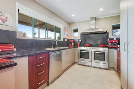 Photo of property in 4 Ferngully Road, Helensville, Kaukapakapa, 0871