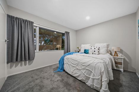 Photo of property in 6 Youngs Road, Papakura, 2110