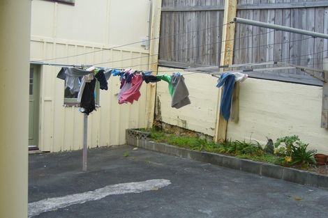 Photo of property in 4 Hawker Street, Mount Victoria, Wellington, 6011