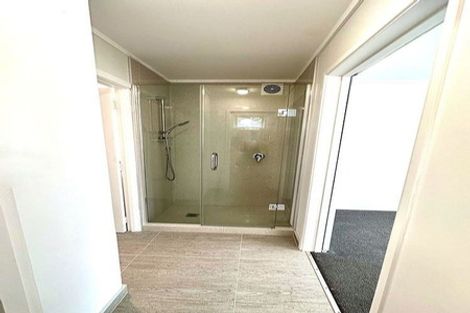 Photo of property in 1a Kiwi Esplanade, Mangere Bridge, Auckland, 2022