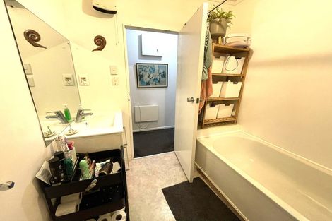 Photo of property in 3/201 Derwent Street, Island Bay, Wellington, 6023