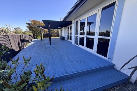 Photo of property in 6 Kea Place, Fitzherbert, Palmerston North, 4410