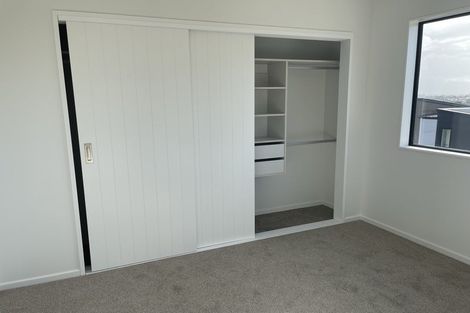 Photo of property in 4/62 Highland Drive, Highland Park, Auckland, 2010