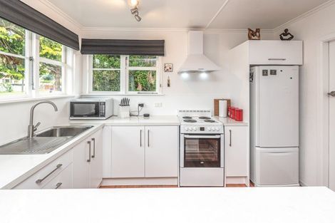Photo of property in 18 Suther Street, Waverley, 4510