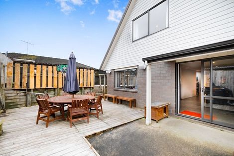 Photo of property in 18 Saralee Drive, Manurewa, Auckland, 2105