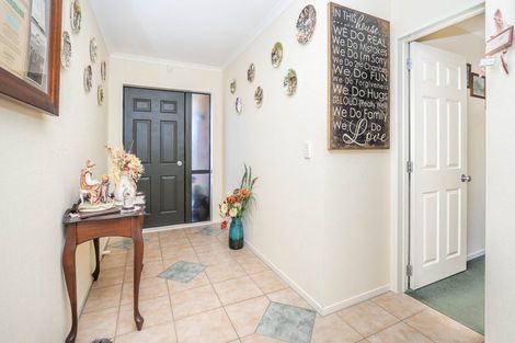 Photo of property in 5 Palm Grove Drive, Western Heights, Hamilton, 3200