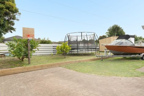 Photo of property in 24 Balmacewen Place, Mount Maunganui, 3116