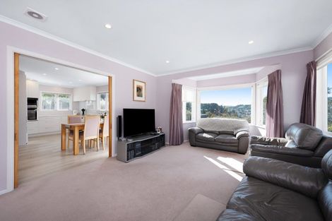 Photo of property in 17 Southern Cross Crescent, Island Bay, Wellington, 6023