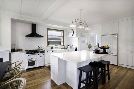 Photo of property in 13 Cambridge Road, Martinborough, 5711