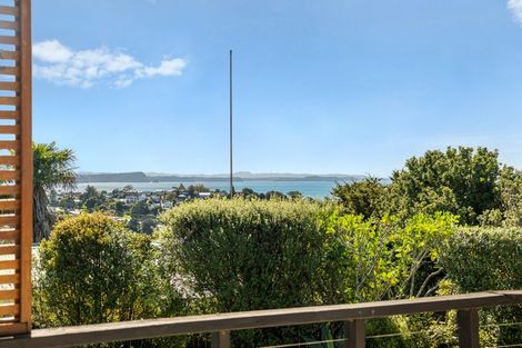 Photo of property in 93 Wade River Road, Stanmore Bay, Whangaparaoa, 0932