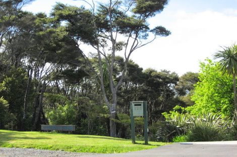 Photo of property in 176 Forest Hill Road, Waiatarua, Auckland, 0612