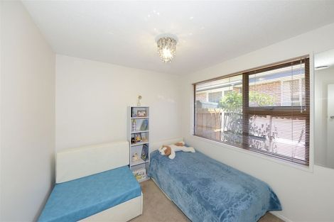 Photo of property in 2/125 Roydvale Avenue, Burnside, Christchurch, 8053