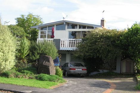 Photo of property in 8 Kelvin Crescent, Te Atatu Peninsula, Auckland, 0610