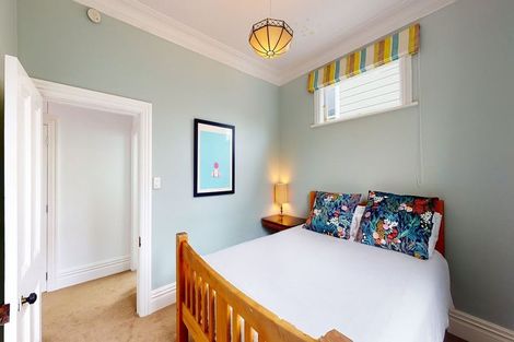 Photo of property in 37 Grove Road, Kelburn, Wellington, 6012