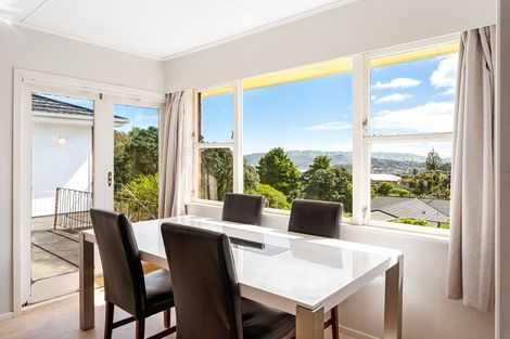 Photo of property in 10 Tirowhanga Road, Paremata, Porirua, 5024