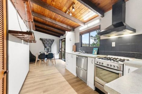 Photo of property in 27 Claverdon Drive, Massey, Auckland, 0614