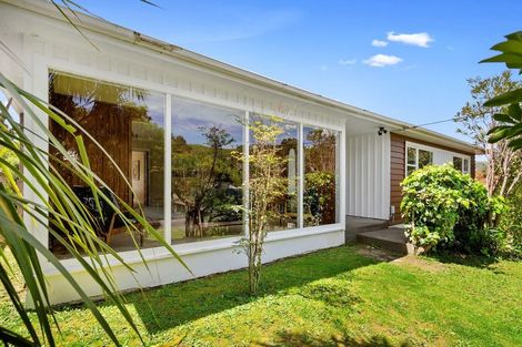 Photo of property in 6 Lane Crescent, Tawa, Wellington, 5028