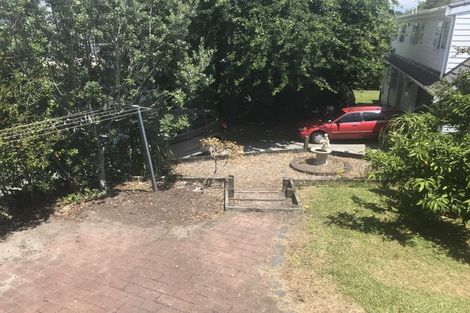 Photo of property in 936 East Coast Road, Northcross, Auckland, 0630