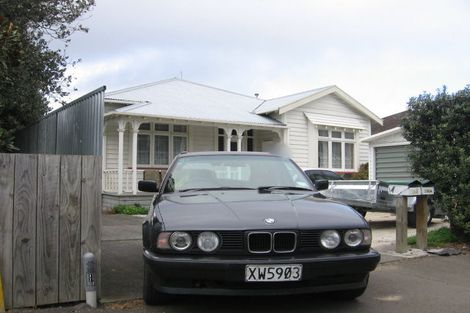 Photo of property in 398 Featherston Street, Palmerston North, 4414