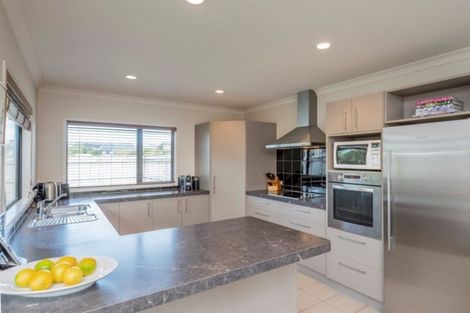 Photo of property in 145 Field Way, Waikanae Beach, Waikanae, 5036