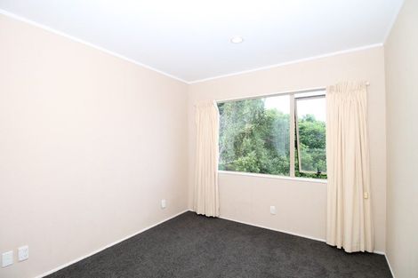 Photo of property in 2/49 Ribbonwood Crescent, Goodwood Heights, Auckland, 2105