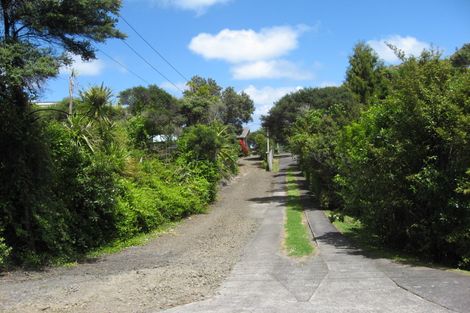 Photo of property in 121 Domain Crescent, Muriwai, 0881
