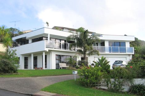 Photo of property in 8 Glenelg Road, Red Beach, 0932