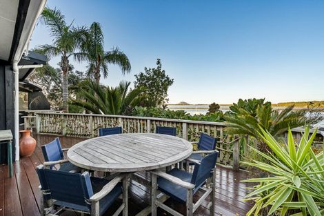Photo of property in 35 Harbour View Road, Omokoroa, 3114