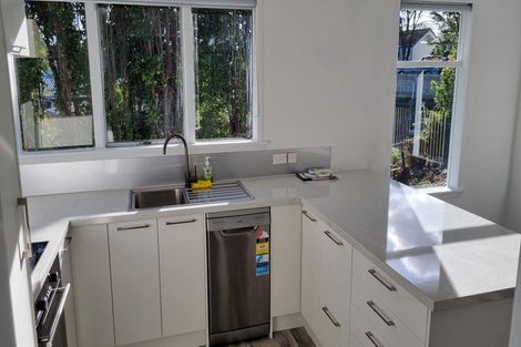 Photo of property in 71 Vipond Road, Stanmore Bay, Whangaparaoa, 0932