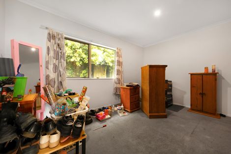 Photo of property in 24 Bundena Place, Clendon Park, Auckland, 2103