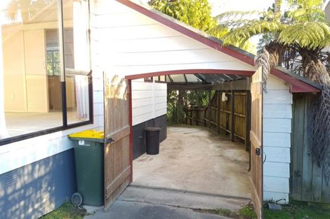 Photo of property in 28 Sunward Rise, Glenfield, Auckland, 0629