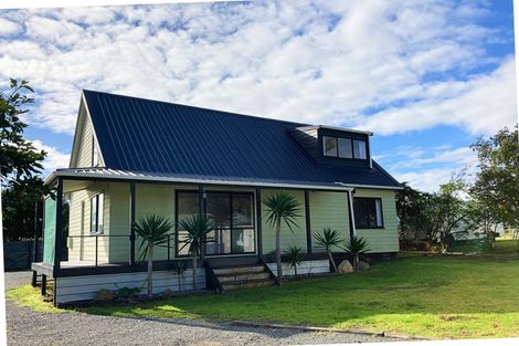 Photo of property in 45 Toi Street, Otaki Beach, Otaki, 5512
