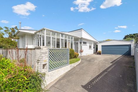 Photo of property in 6 Kaikomako Road, Waikanae, 5036