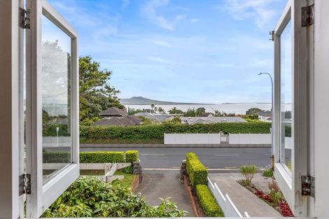 Photo of property in 206 Hurstmere Road, Takapuna, Auckland, 0622