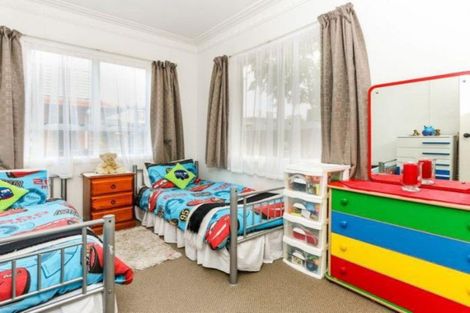 Photo of property in 60a Waimumu Road, Massey, Auckland, 0614