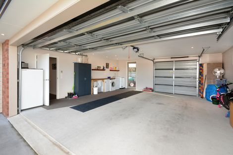 Photo of property in 18 William James Close, Mosgiel, 9024