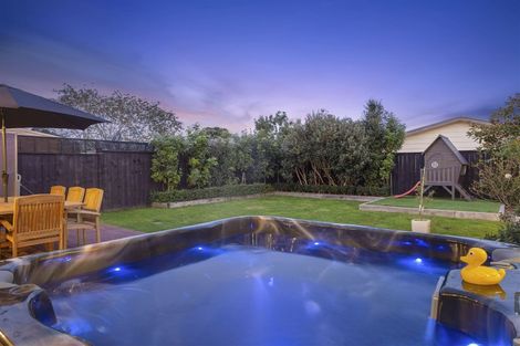 Photo of property in 12 Kahika Grove, Huapai, Kumeu, 0810